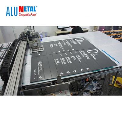 1500mm Beyaz 4mm PE Alüminyum Kompozit Panel Cephe UV Baskı